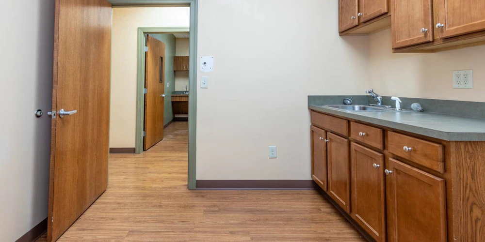 140 Professional Pkwy  -Medical & Professional Offices