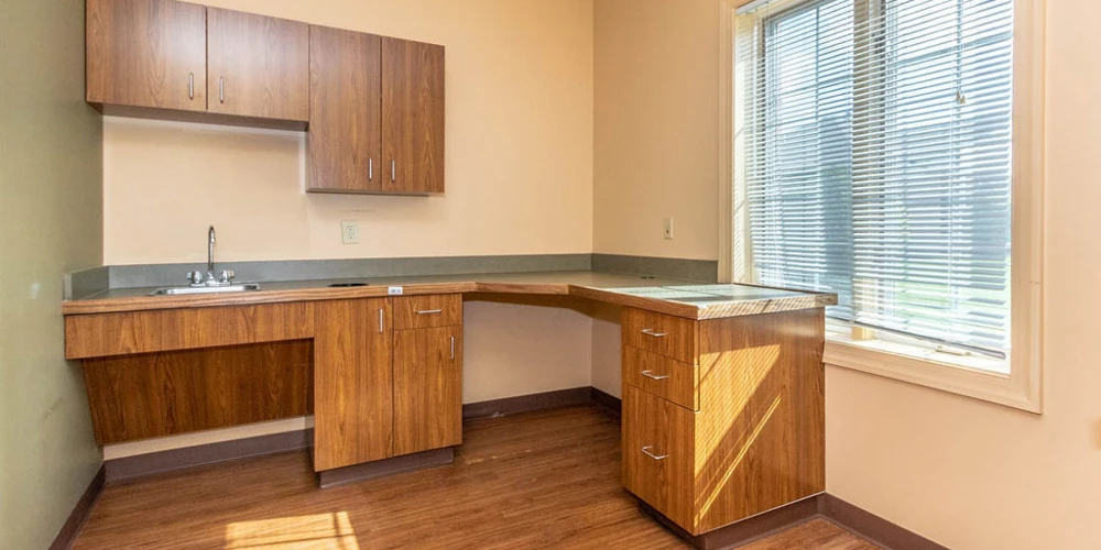 140 Professional Pkwy  -Medical & Professional Offices