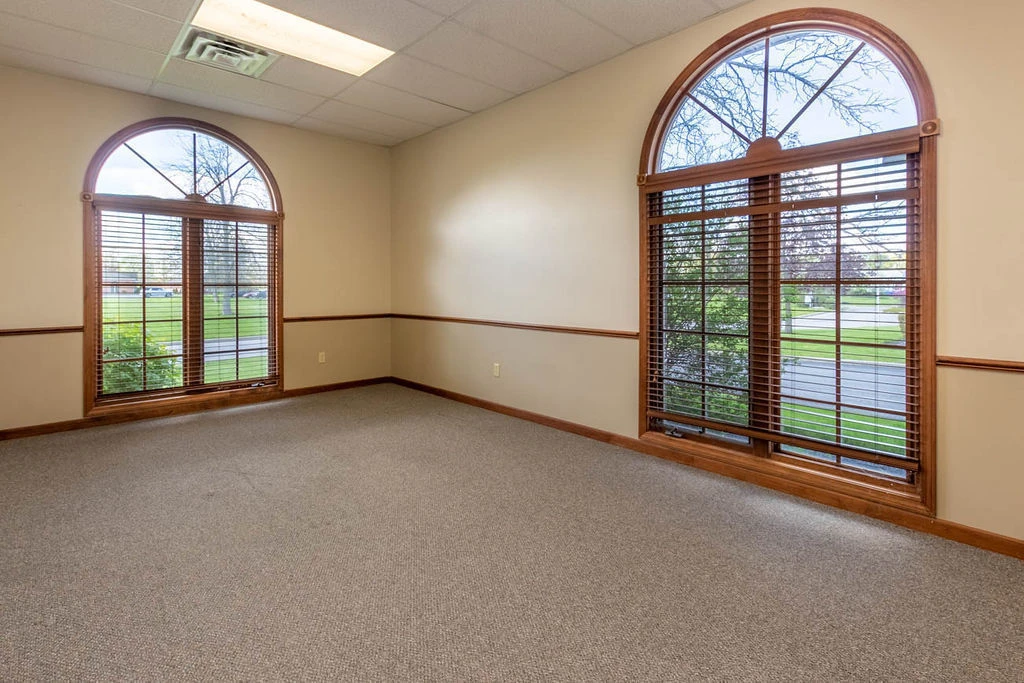 140 Professional Pkwy  -Medical & Professional Offices
