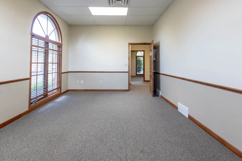 140 Professional Pkwy  -Medical & Professional Offices