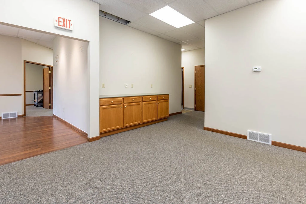 140 Professional Pkwy  -Medical & Professional Offices