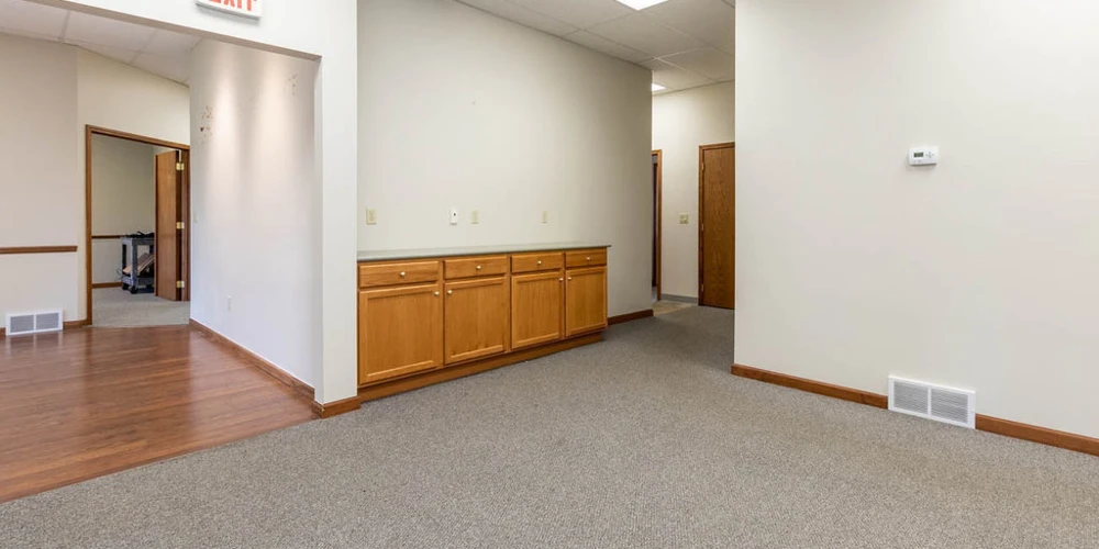 140 Professional Pkwy  -Medical & Professional Offices