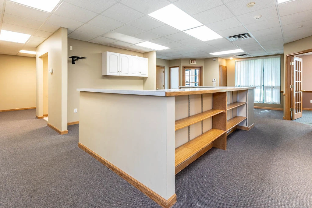 140 Professional Pkwy  -Medical & Professional Offices