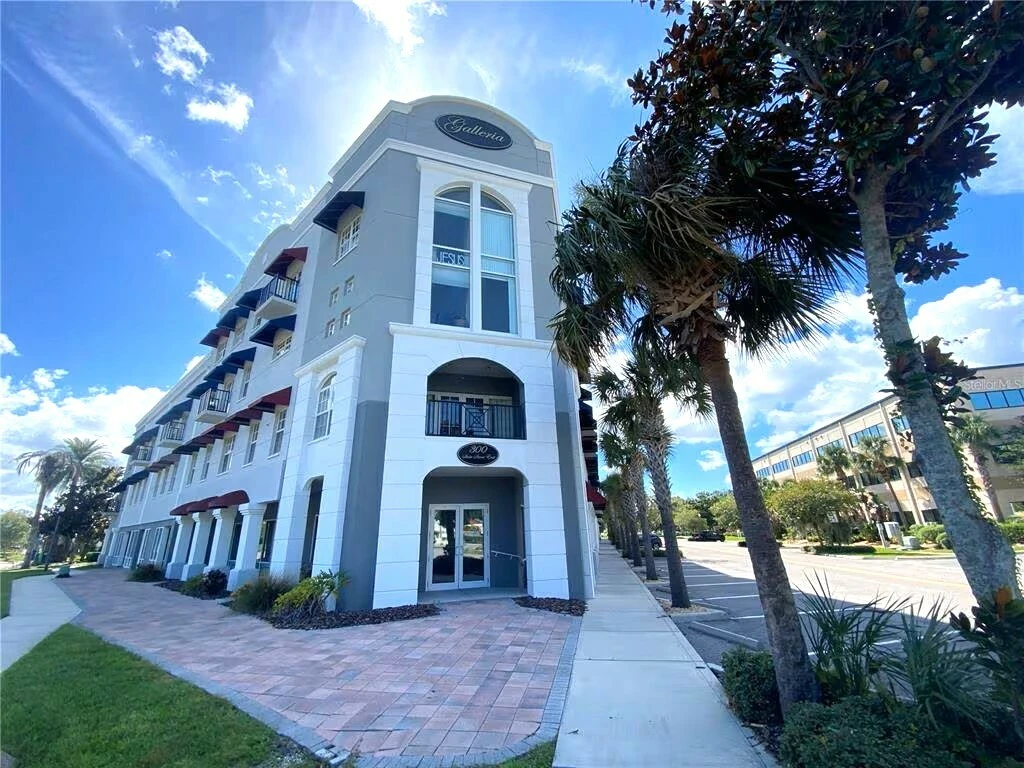 PREMIER GALLERIA MEDICAL & PROFESSIONAL OFFICE CONDOS  6,311 SF | 8,181 SF COMBINED