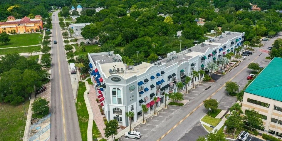 PREMIER GALLERIA MEDICAL & PROFESSIONAL OFFICE CONDOS  6,311 SF | 8,181 SF COMBINED