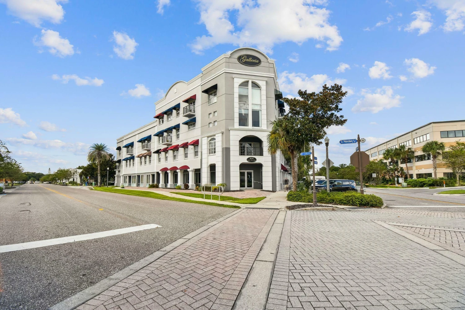 PREMIER GALLERIA MEDICAL & PROFESSIONAL OFFICE CONDOS  6,311 SF | 8,181 SF COMBINED