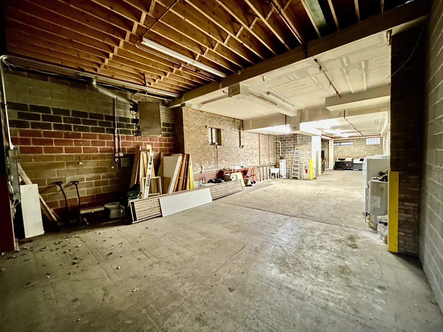 5923-27 S Wentworth - +/-7,000 SF Two-Story Industrial Warehouse and Office
