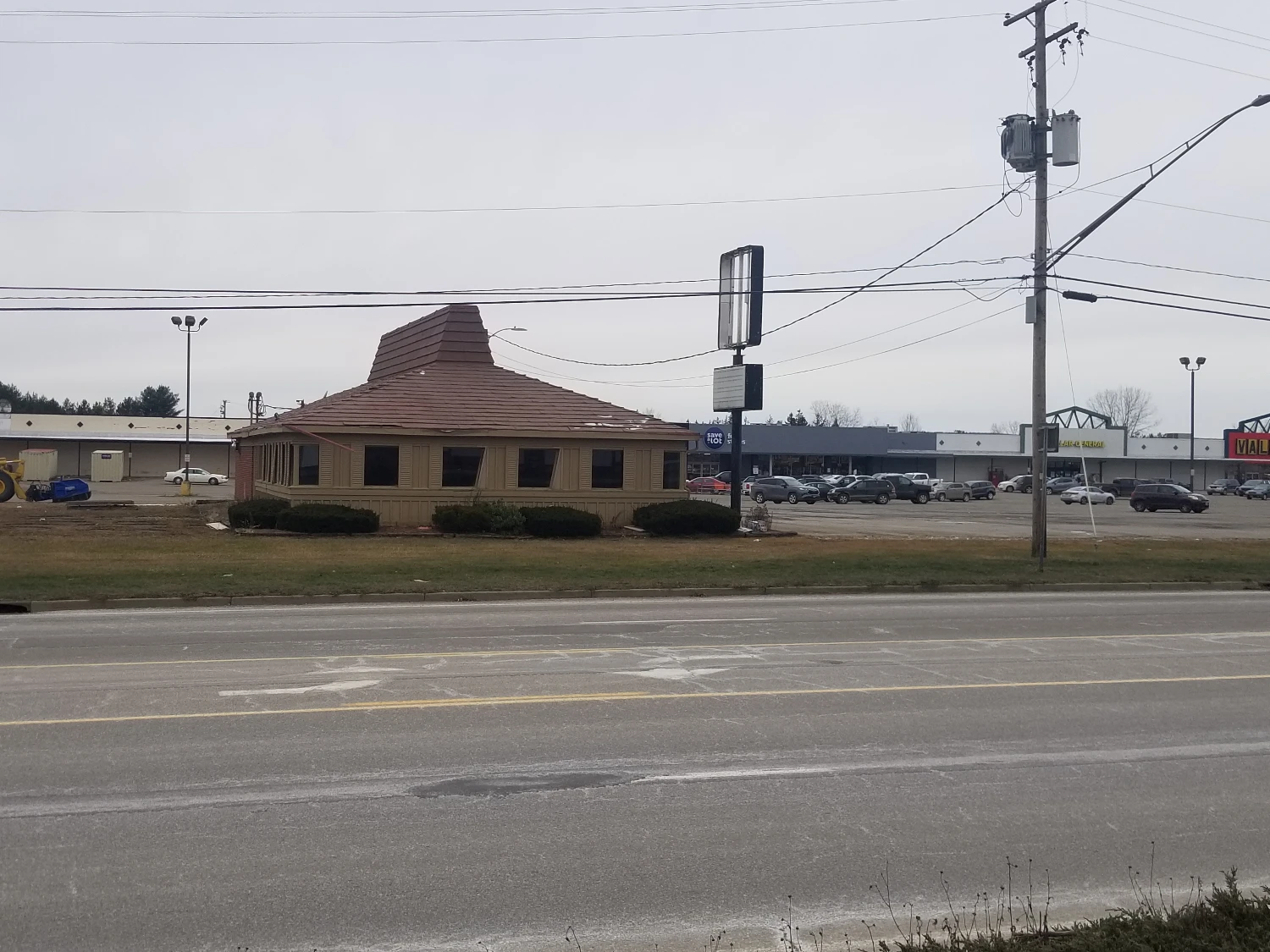 12189 Route 16 -  Former Pizza Hut -Yorkshire Plaza 