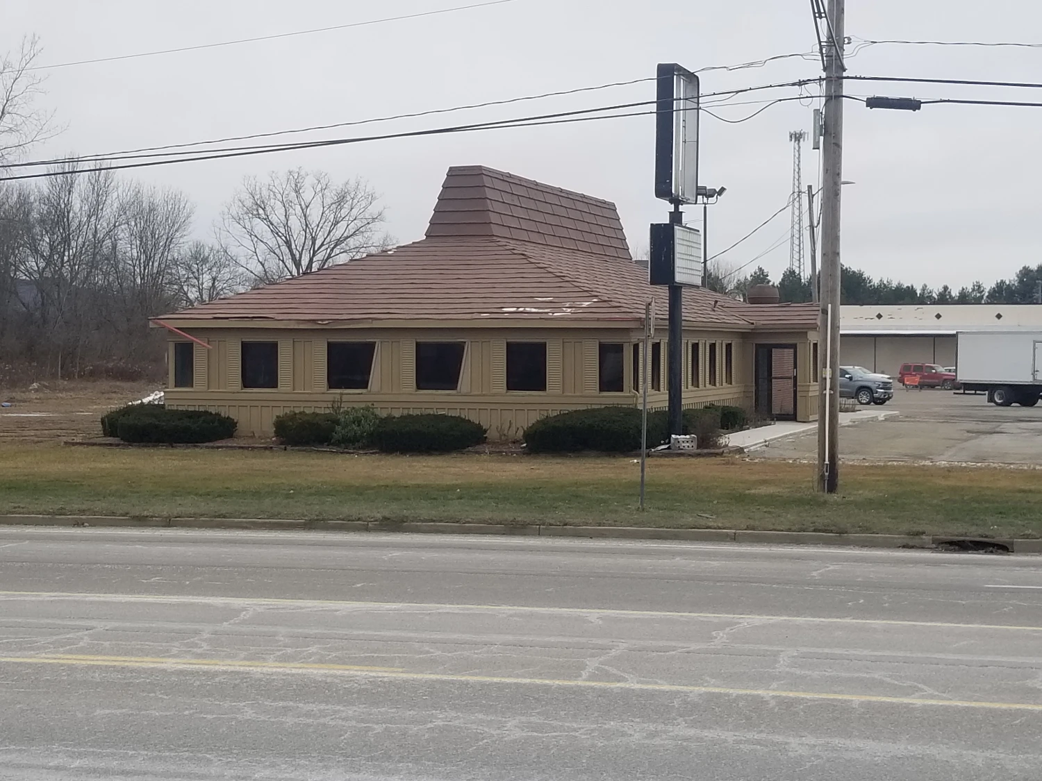 12189 Route 16 -  Former Pizza Hut -Yorkshire Plaza 