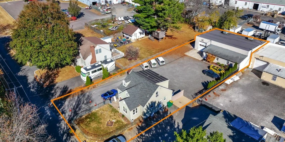 921 Woodbine Ave, Bensalem, PA for sale