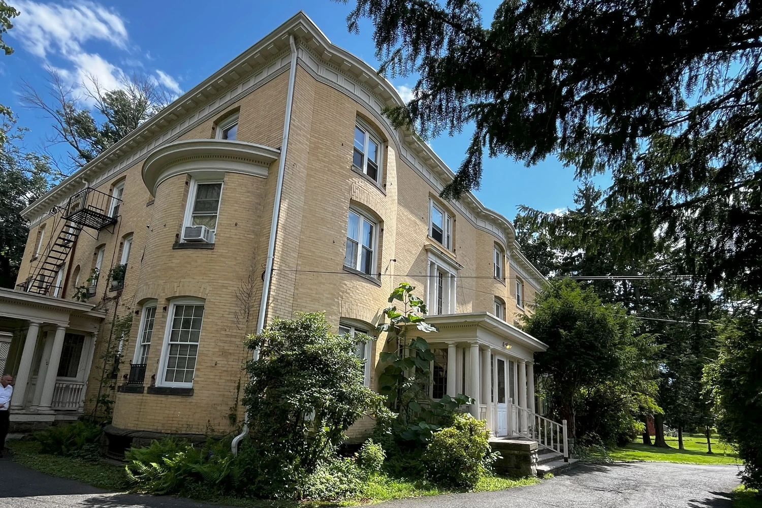 Apartment Building For Sale