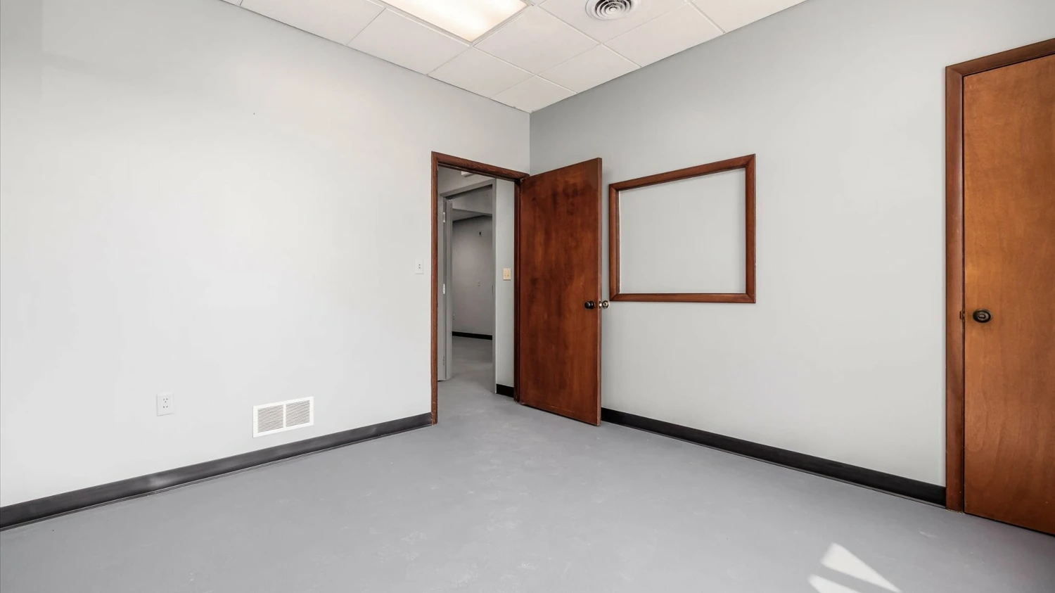 1101 Woodlawn Ave, Cambridge, OH for sale