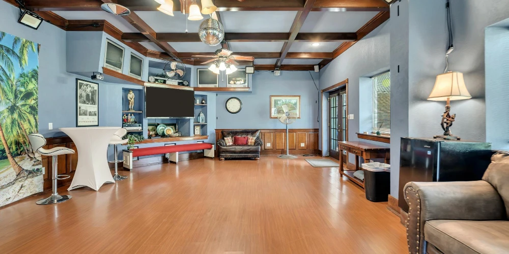 Canton Live-Work Retreat & Warehouse Campus