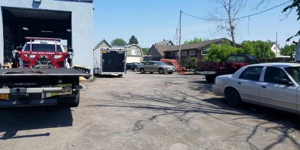 2611 Pine Ave - Established Repair Center