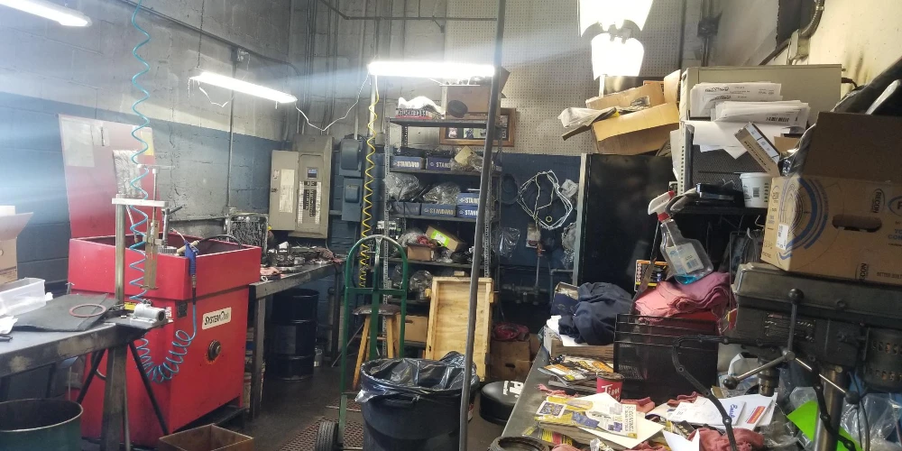 2611 Pine Ave - Established Repair Center