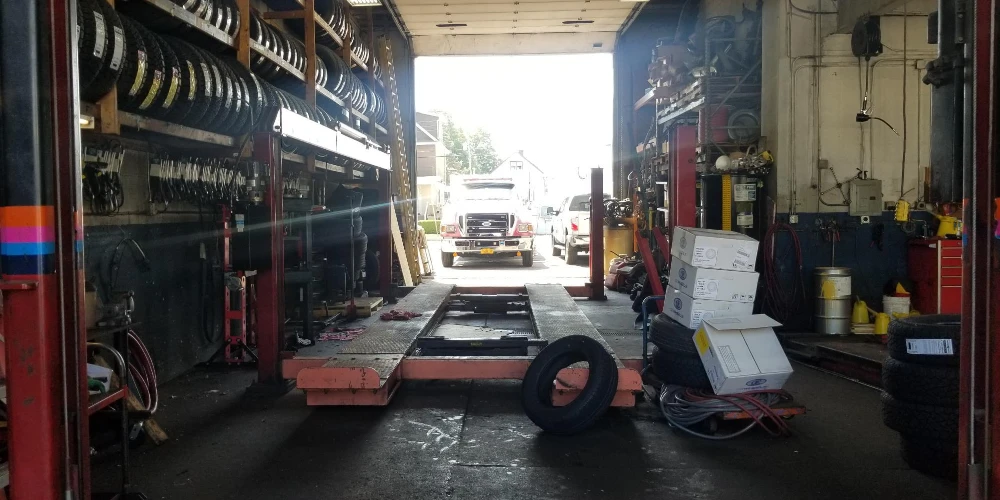 2611 Pine Ave - Established Repair Center