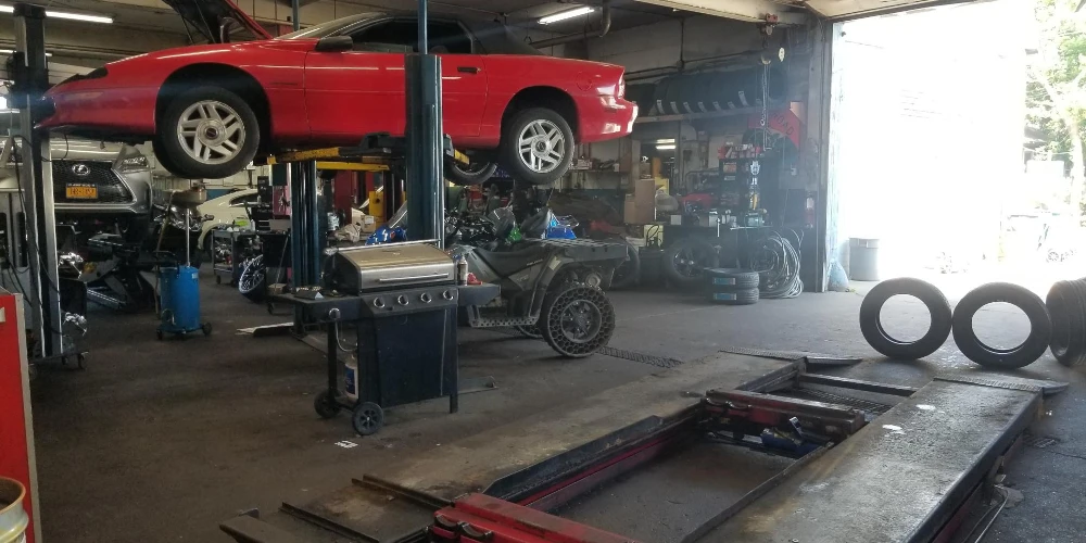 2611 Pine Ave - Established Repair Center