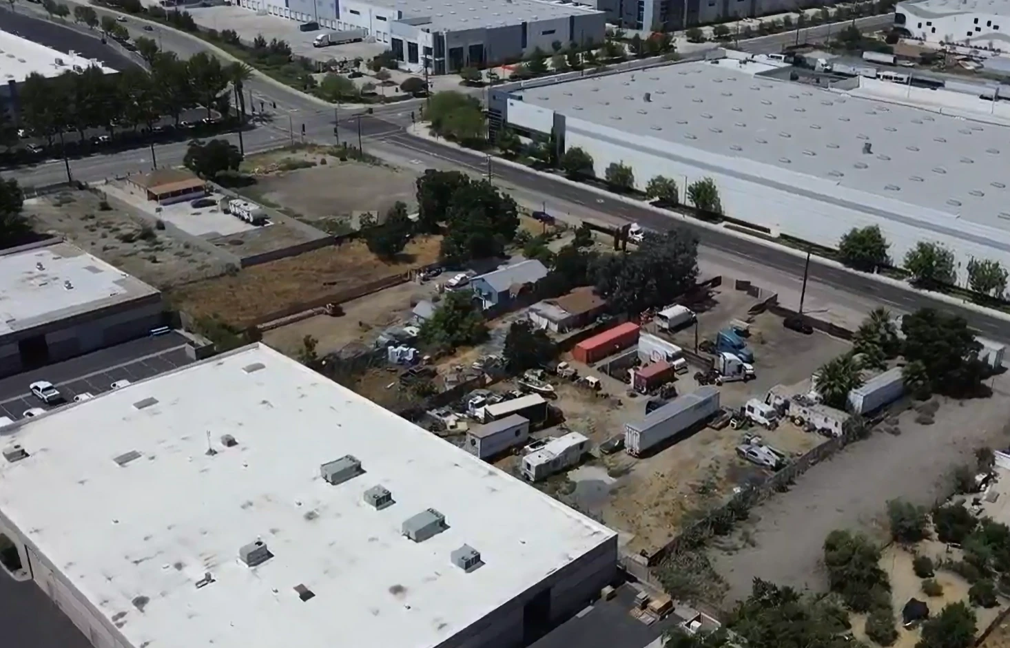 ±0.75 AC Industrial Light in Industrial-Commercial Hub