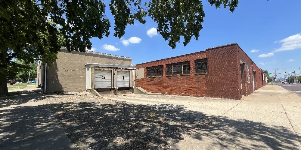 1215 NE Adams St, Peoria, IL for sale
