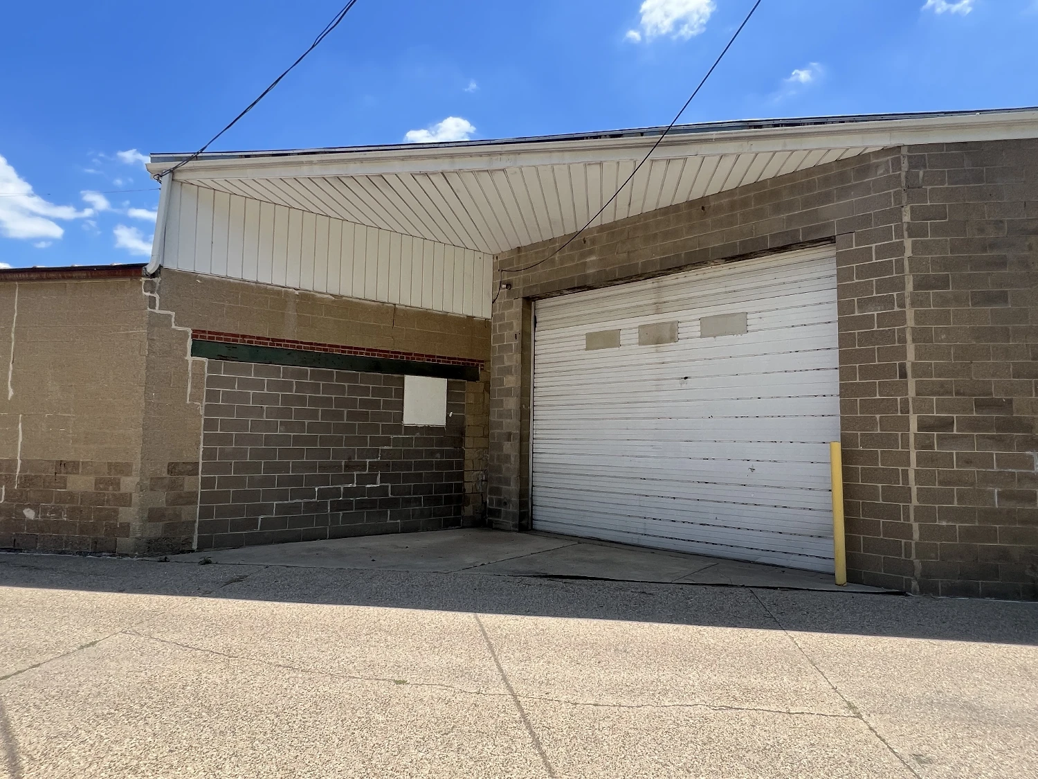 1215 NE Adams St, Peoria, IL for sale