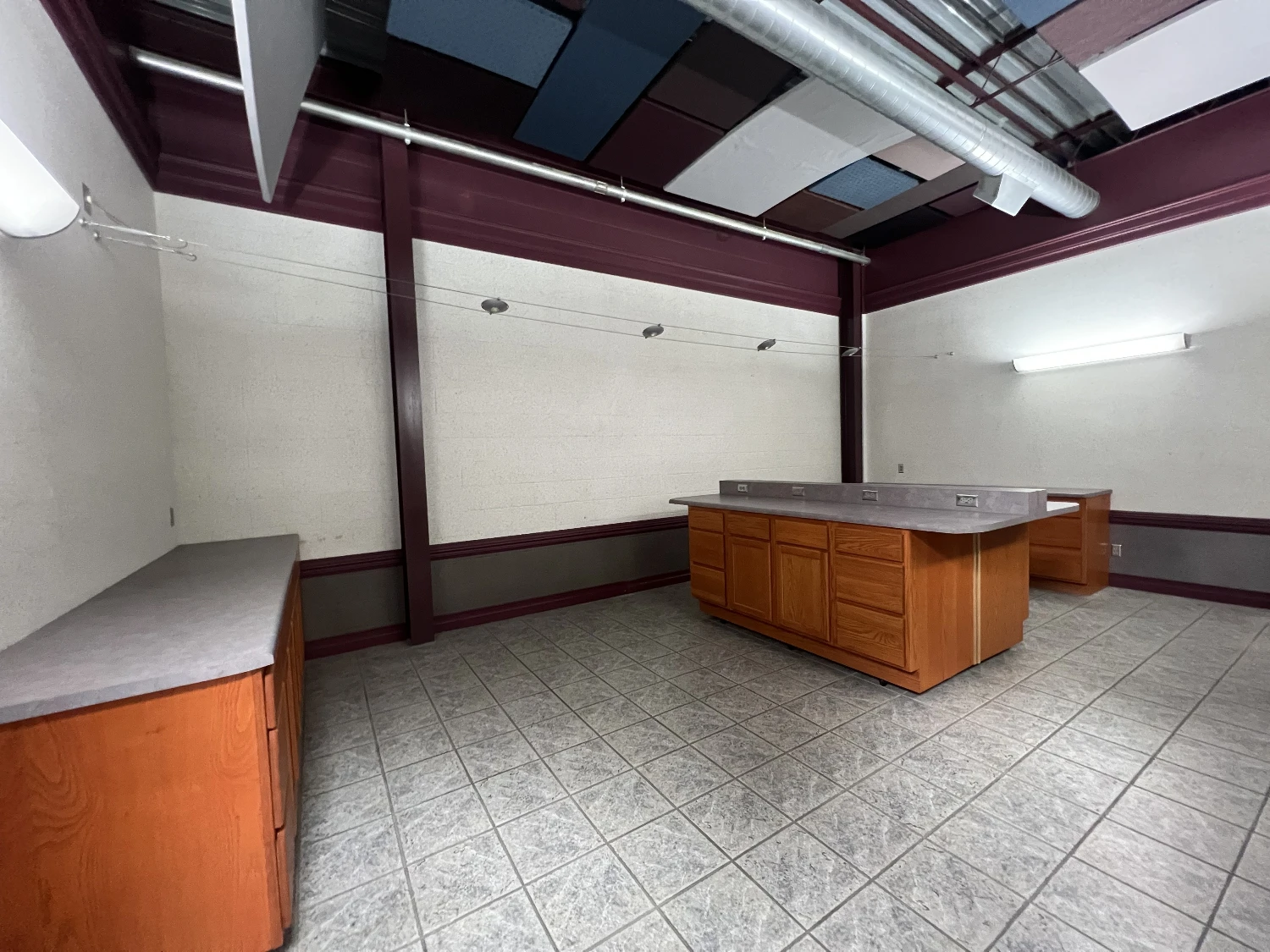 1215 NE Adams St, Peoria, IL for sale