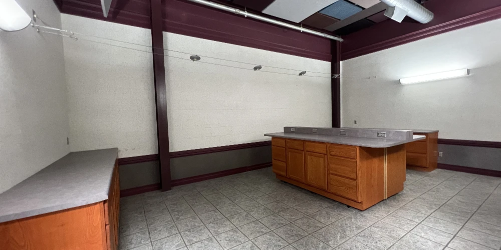 1215 NE Adams St, Peoria, IL for sale