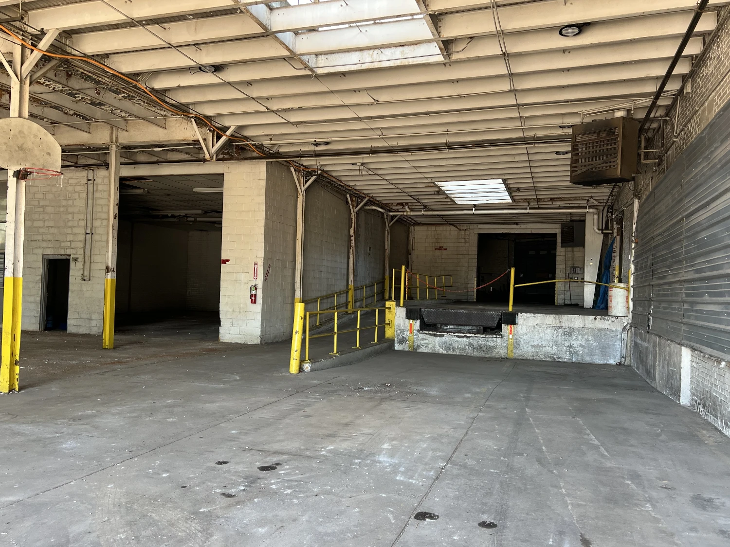 1215 NE Adams St, Peoria, IL for sale