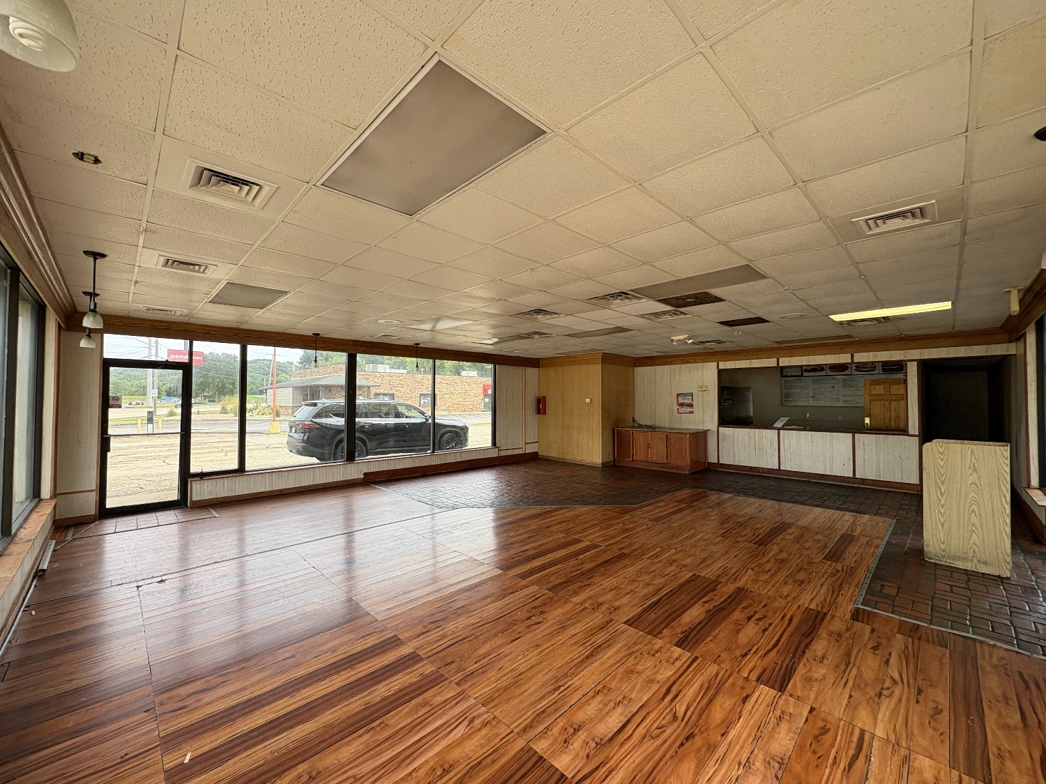 200 Veterans Dr, East Peoria, IL for sale