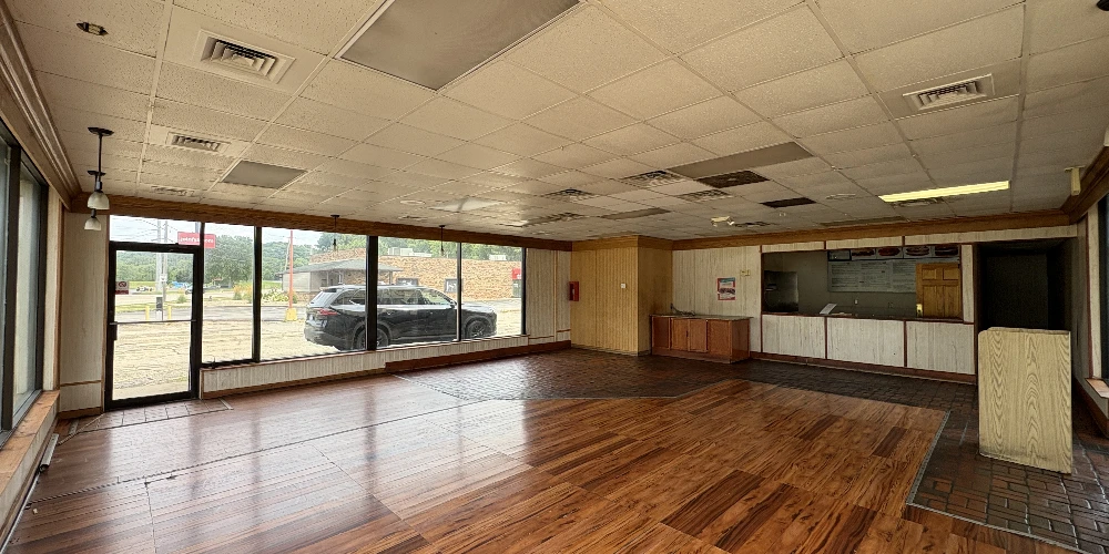 200 Veterans Dr, East Peoria, IL for sale