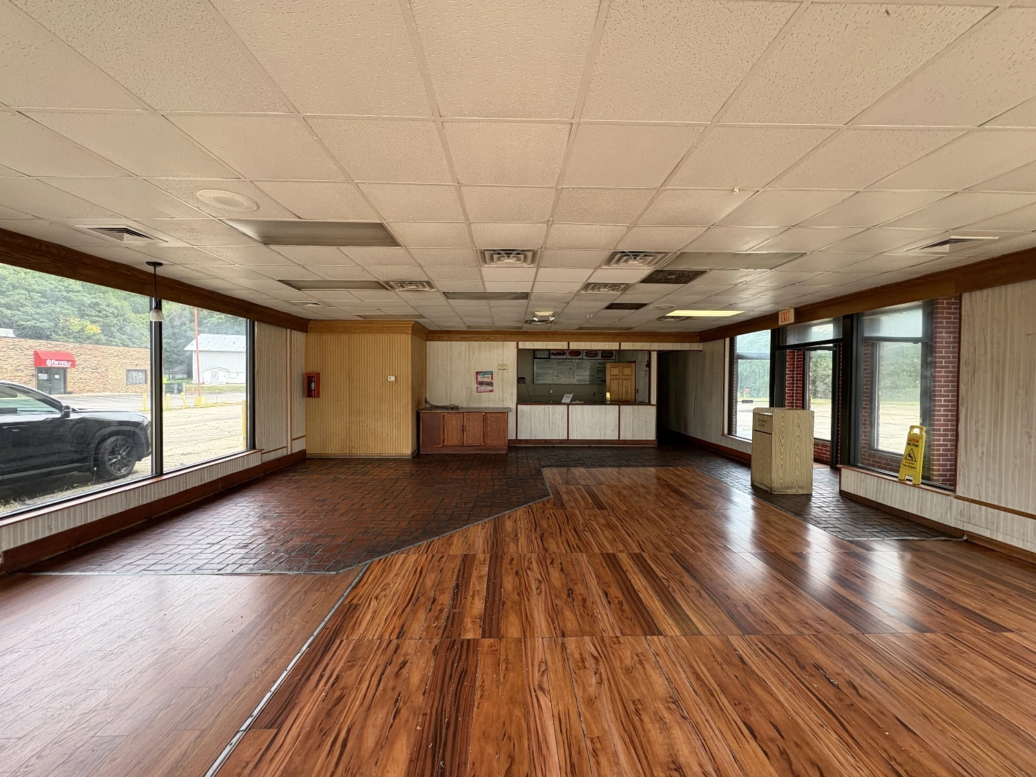 200 Veterans Dr, East Peoria, IL for sale