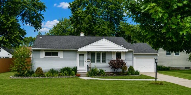 22 Castle Ct - 3 Bedroom/1 Bath Ranch style Home