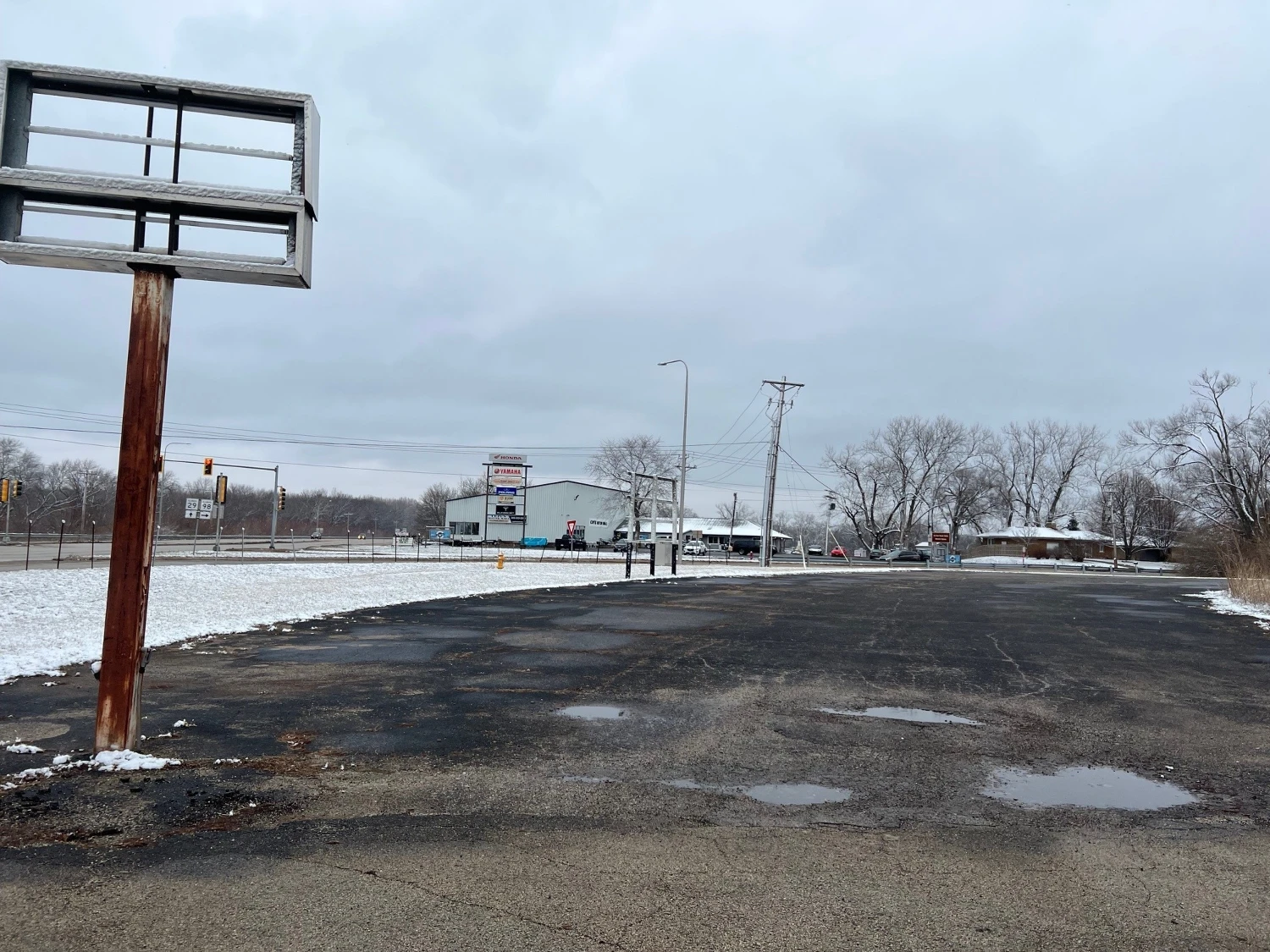 2428 8th St, Pekin, IL for sale