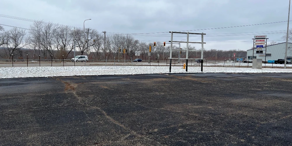 2428 8th St, Pekin, IL for sale