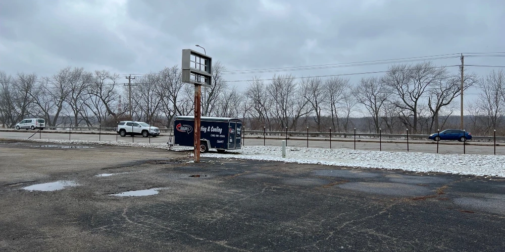 2428 8th St, Pekin, IL for sale