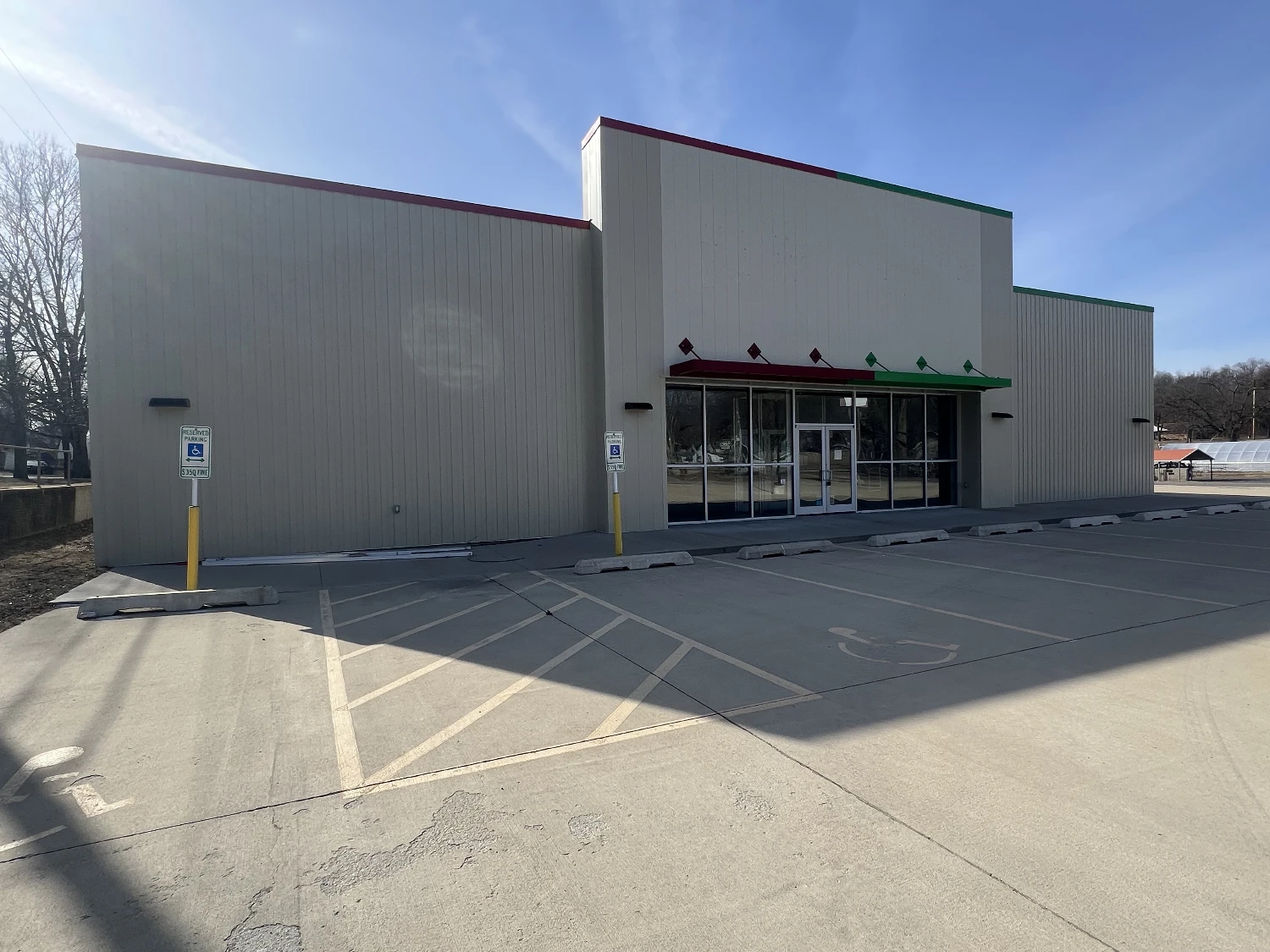 320 S Adams St, Manito, IL for sale