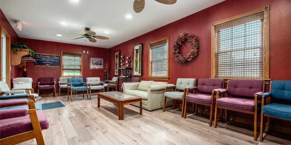 1215 Newark Rd, Zanesville, OH for sale
