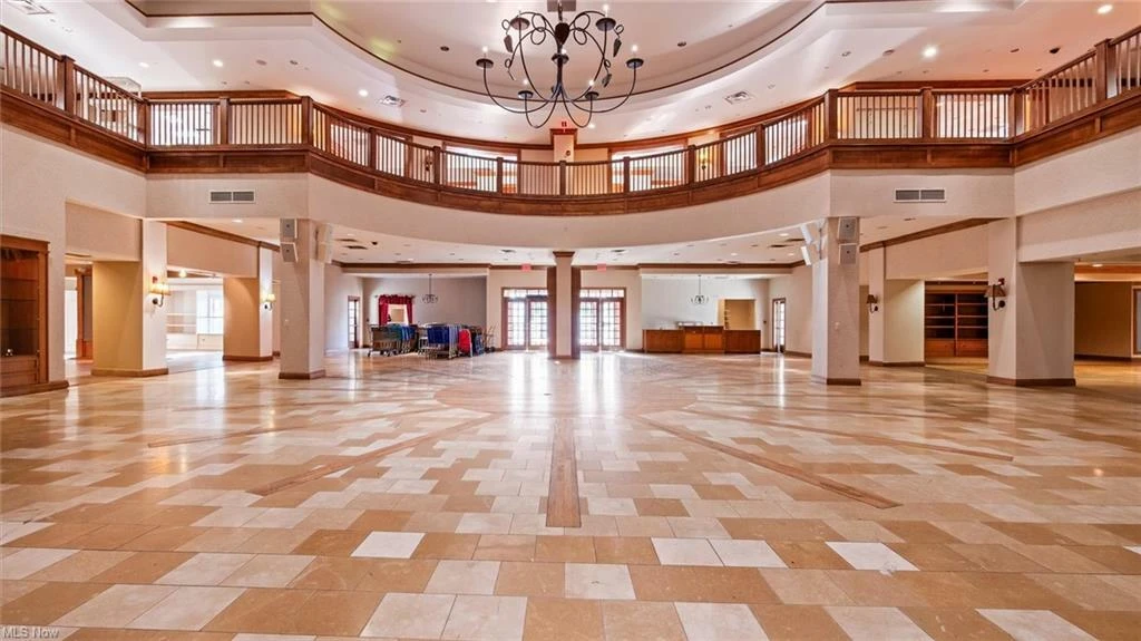 5825 Raiders Rd, Frazeysburg, OH for sale