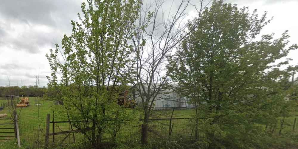 6 Acres with metal building for Owner/User