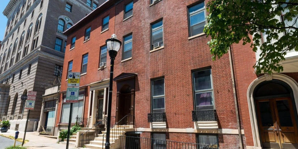 Fully Occupied Mixed Unit Apt. Building