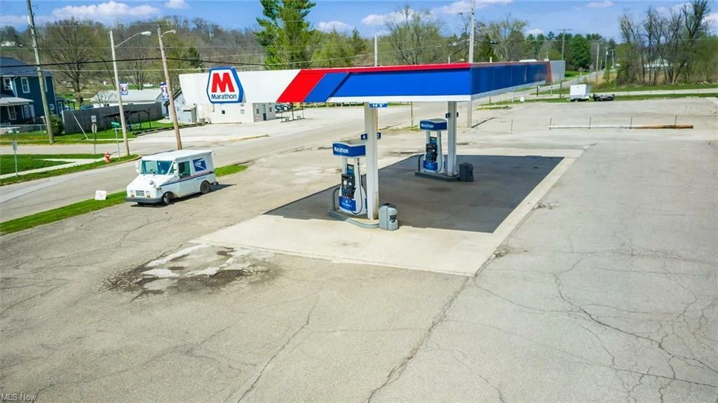 Gas Station & Grocery For Sale 