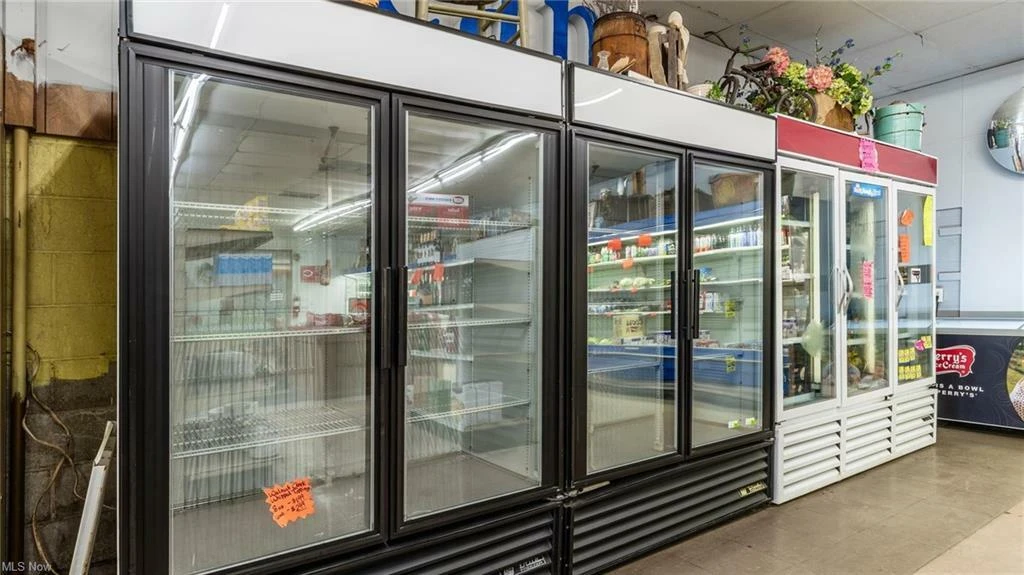 Gas Station & Grocery For Sale 