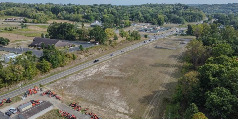 3322 Newark Rd, Zanesville, OH for sale