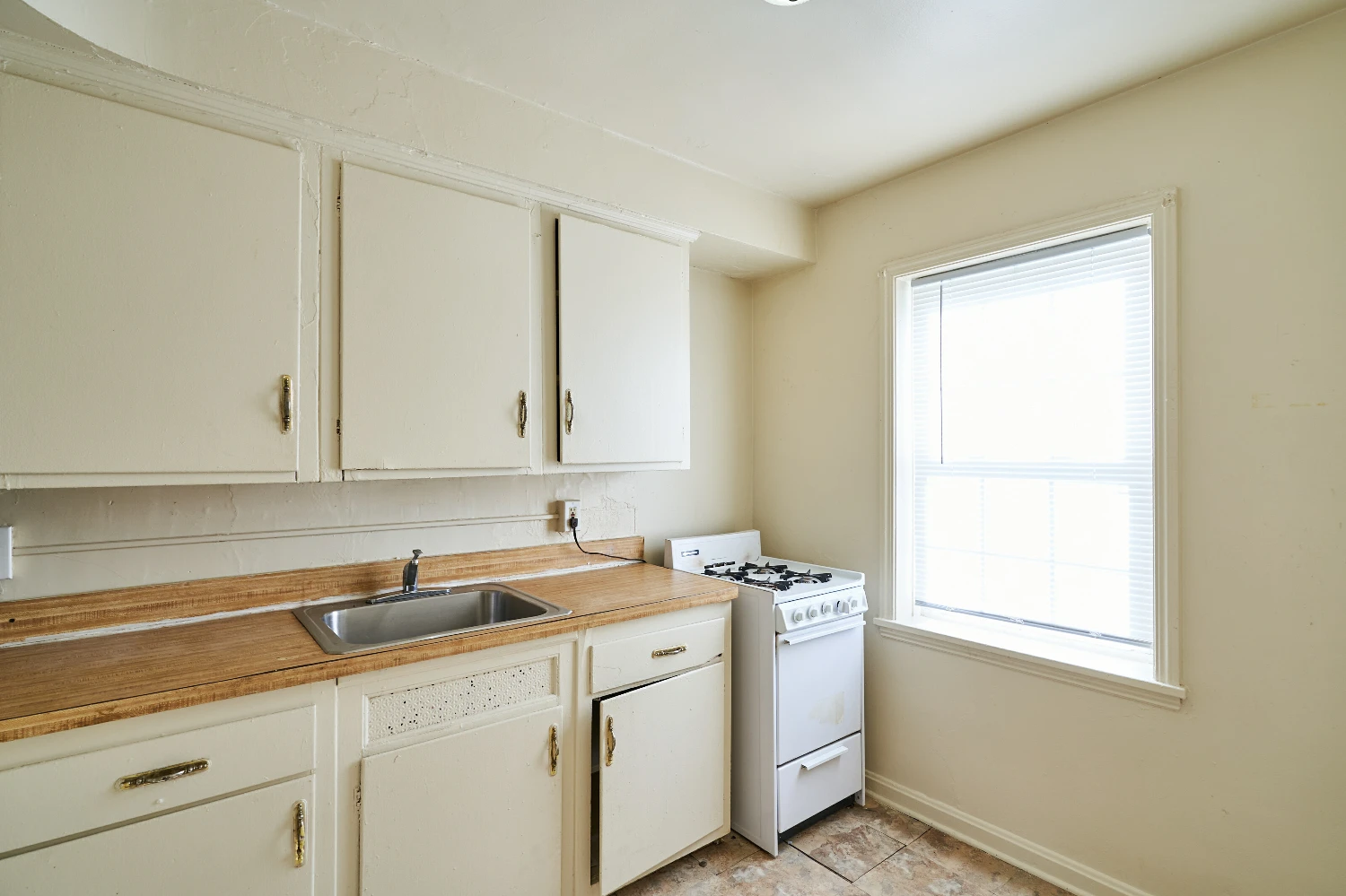 1581 Coventry Rd, Cleveland, OH for sale
