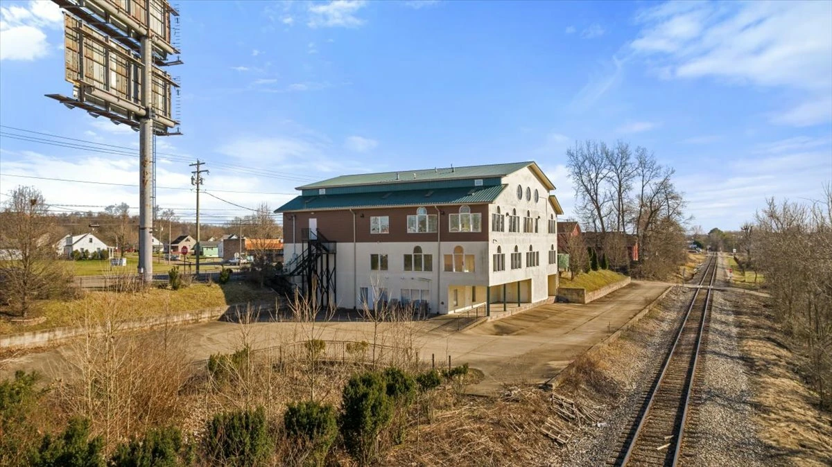 1903 Grand Central Ave, Vienna, WV for sale