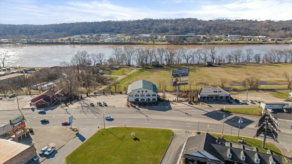 1903 Grand Central Ave, Vienna, WV for sale