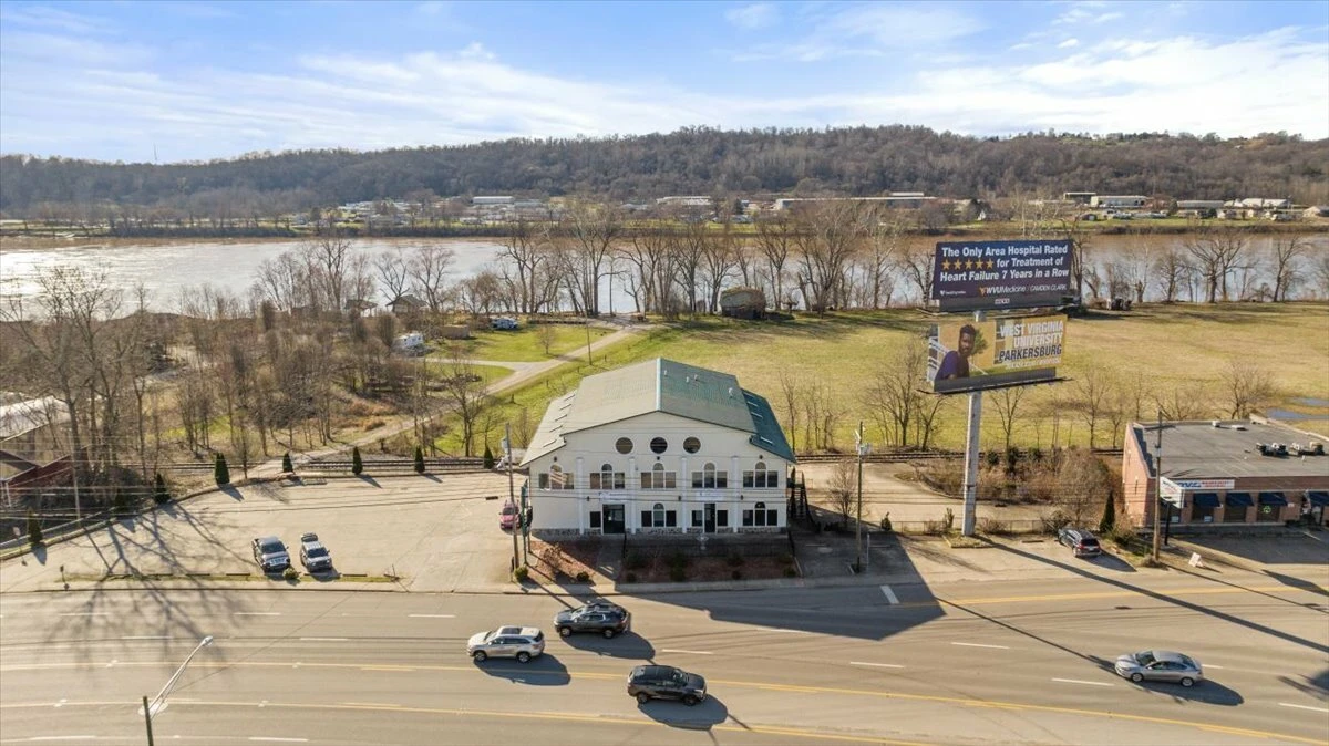 1903 Grand Central Ave, Vienna, WV for sale