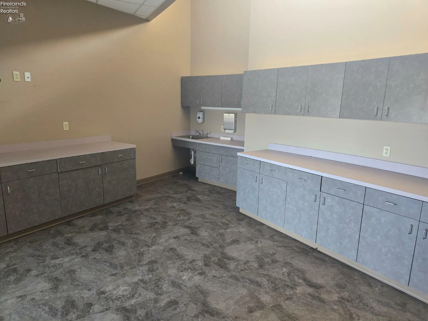 2800 Hayes Ave, Sandusky, OH for sale