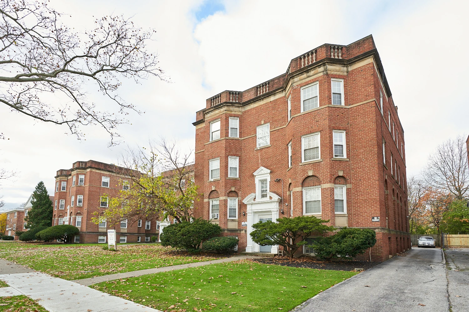 3016 S Moreland Blvd, Cleveland, OH for sale