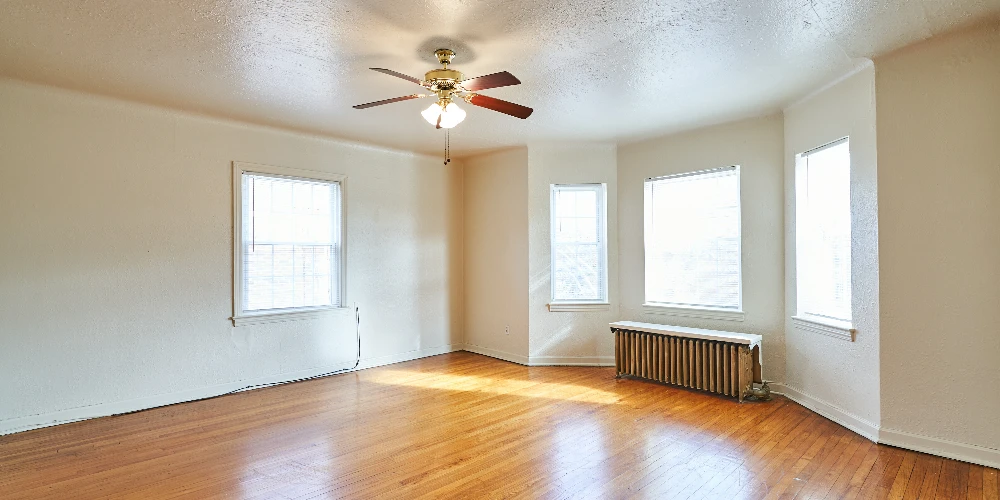 3016 S Moreland Blvd, Cleveland, OH for sale