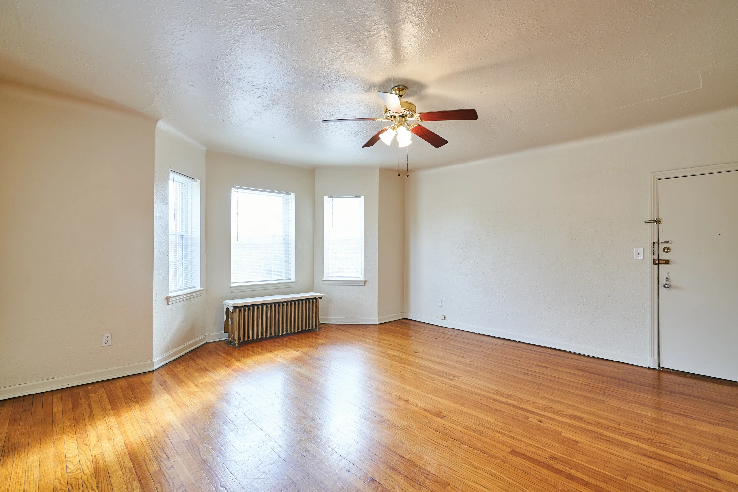 3016 S Moreland Blvd, Cleveland, OH for sale